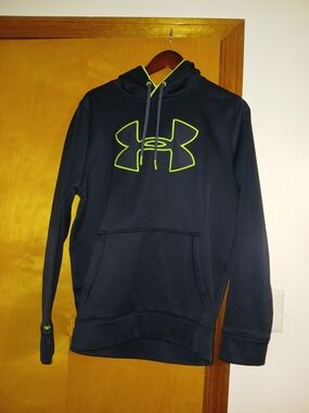 Under Armour Men’s Navy Pullover Hoodie with Neon Green Logo